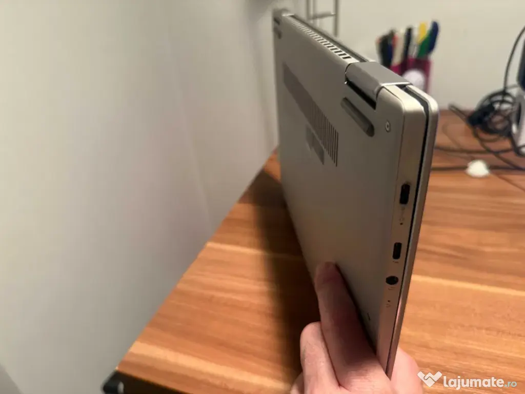 Laptop Lenovo ultraportabil