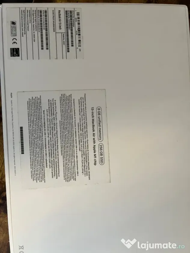 MacBook Air 13” M1 (2020) – 8GB RAM / 256GB SSD