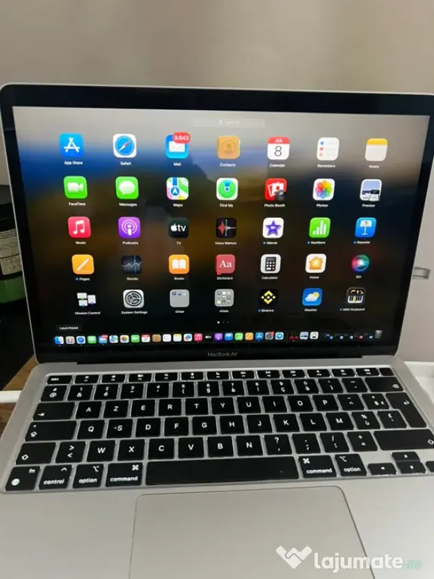 MacBook Air 13” M1 (2020) – 8GB RAM / 256GB SSD