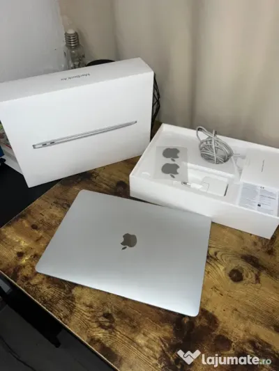 MACBOOK AIR 13” M1 (2020) – 8GB RAM / 256GB SSD - Laptopuri