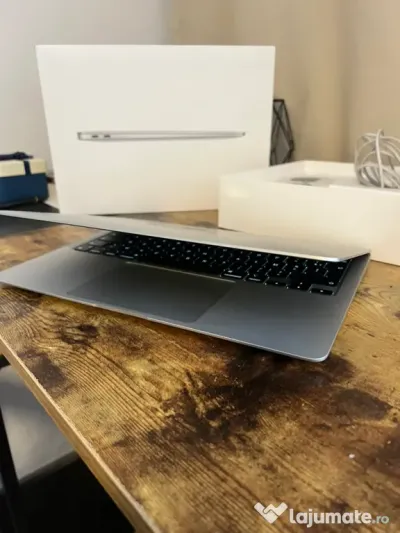 MACBOOK AIR 13” M1 (2020) – 8GB RAM / 256GB SSD - Laptopuri