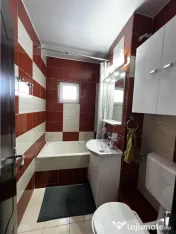Apartament 3 camere la etaj intermediar si pivnita zona Vasi 