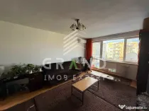 Apartament 47mp, etaj intermediar, bloc cu lift, în zona Th