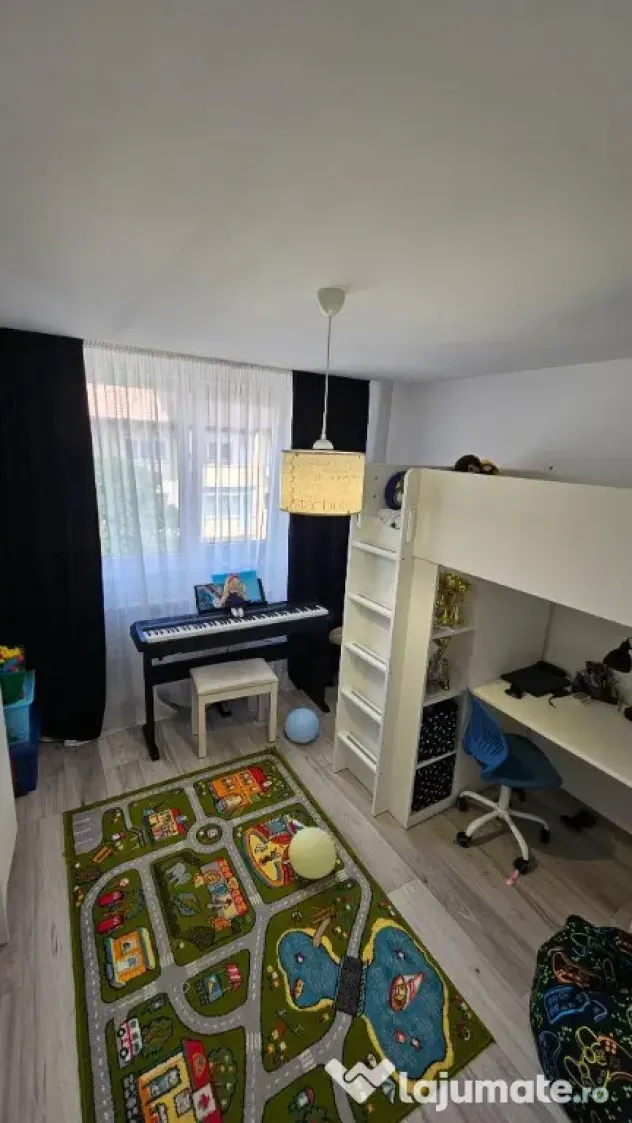 Apartament 3 camere, centru, mobilat si utilat