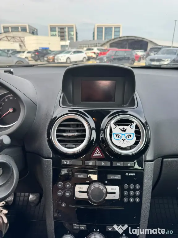 Vand Opel Corsa 2014 - decembrie, stare impecabila