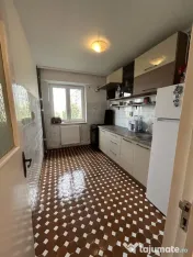 Apartament 3 camere decomandat, centrală gaz – zona Casa 