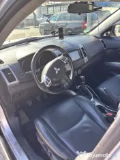 Mitsubishi Outlander- 4x4 - 7 Locuri