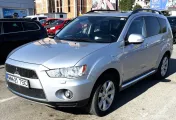 Mitsubishi Outlander- 4x4 - 7 Locuri
