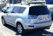 Mitsubishi Outlander- 4x4 - 7 Locuri