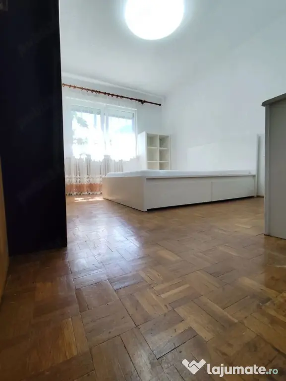 Apartament 4 camere, decomandat, 80mp, Emil Racoviță, aer condiționat.