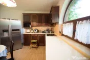 Casă / Vilă cu 8 camere de vânzare 