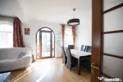 Casă / Vilă cu 8 camere de vânzare 