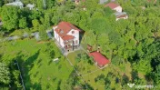 Casă / Vilă cu 8 camere de vânzare