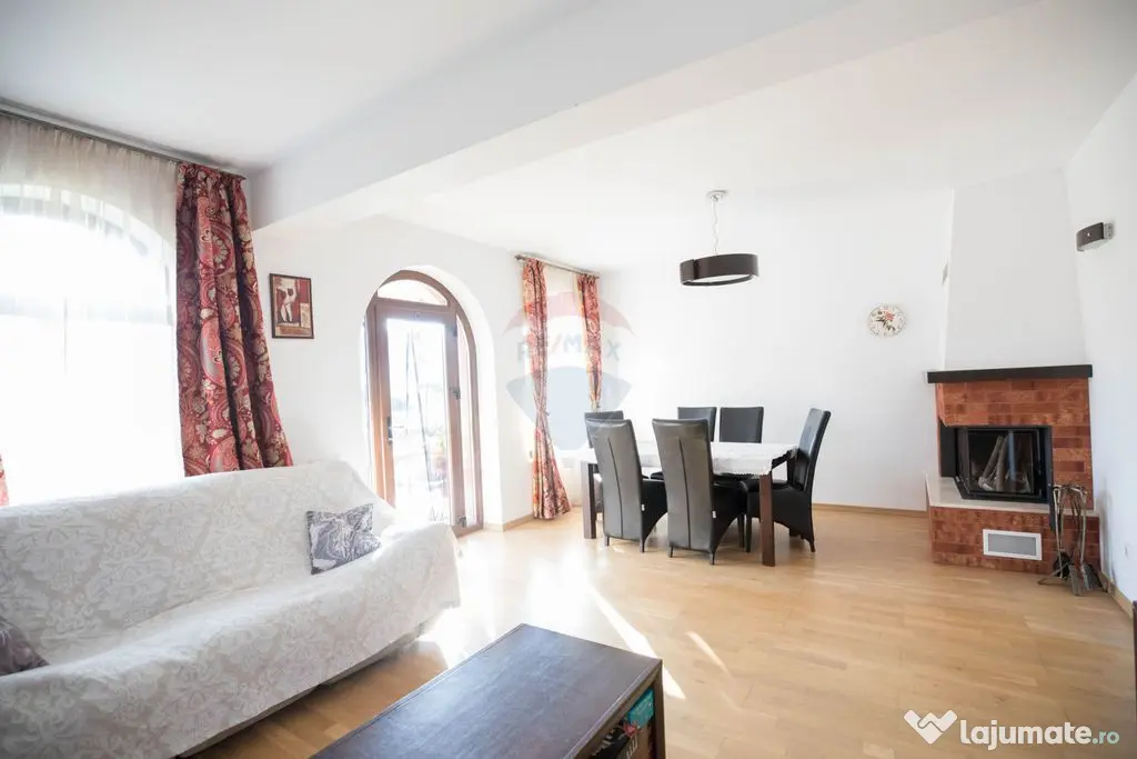 Casă / Vilă cu 8 camere de vânzare