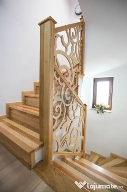 Casă / Vilă cu 8 camere de vânzare