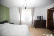 Casă / Vilă cu 8 camere de vânzare 