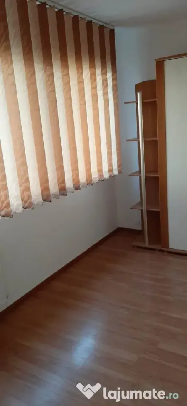 INCHIRIEZ APARTAMENT 3 CAMERE MALU ROSU