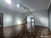 SPATIU BIROU l SUPRAFETE GENEROASE l GRADINA 8 LOCURI PAR...
