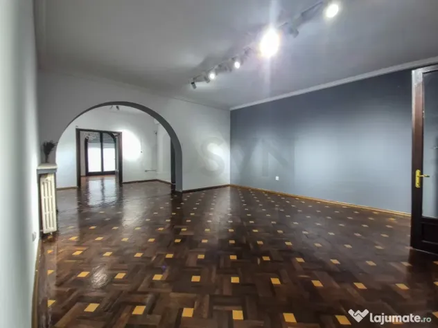 SPATIU BIROU l SUPRAFETE GENEROASE l GRADINA 8 LOCURI PAR...