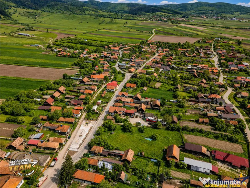 1.200mp teren si casa cu gradina inflorata, aproape de Targu