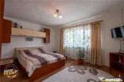 1.200mp teren si casa cu gradina inflorata, aproape de Targu