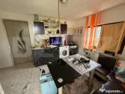 Casa de vanzare - Zona 8 Martie 