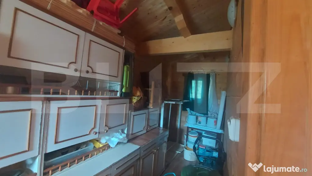 Cabană cu teren de 18 ari, livadă–o adevărată oază d