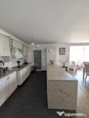 Penthouse cu 4 camere, 165 mp, terasa de 150 mp, 2 parcari,