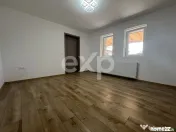 Locuință modernă cu două intrări separate, izolație pr