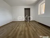 Locuință modernă cu două intrări separate, izolație pr