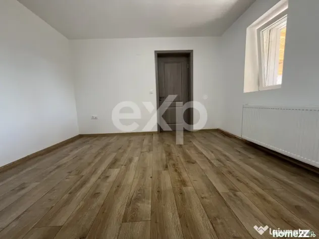 Locuință modernă cu două intrări separate, izolație pr - Cuparu (Dambovita)