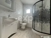 Locuință modernă cu două intrări separate, izolație pr