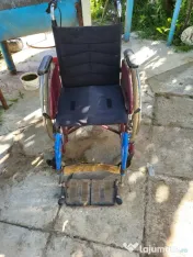 Scaun cu rotile pentru persoane cu dizabilitati