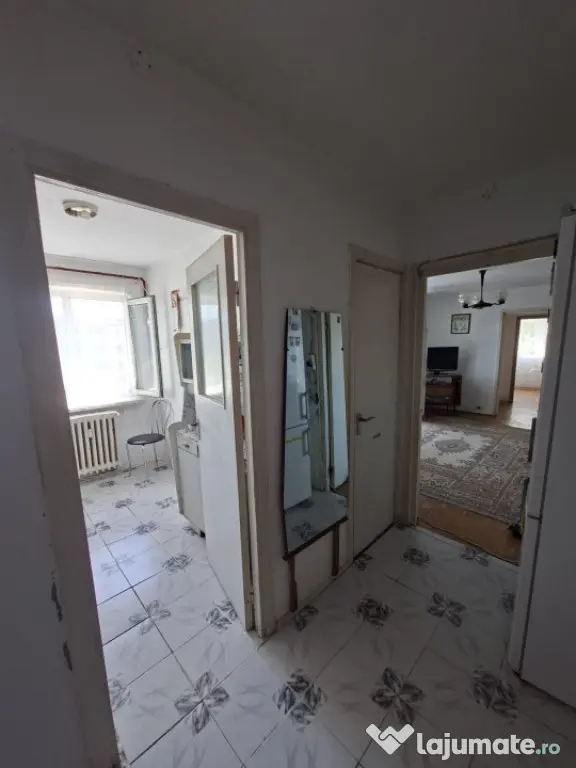 Apartament 2 camere semidecomandat, 53,70 mp, zona Piața Va
