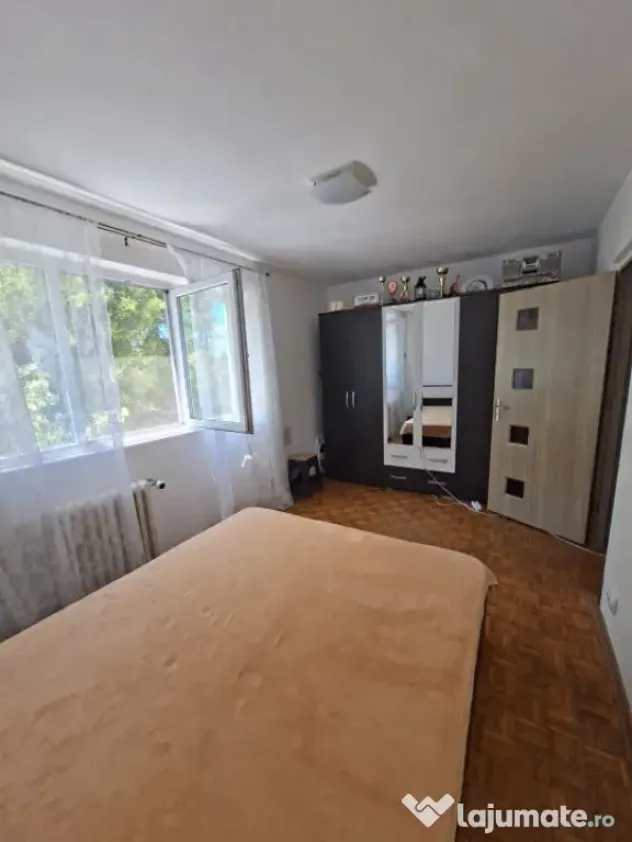 Apartament 2 camere semidecomandat, 53,70 mp, zona Piața Va