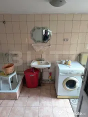 CASA SPATIOASA DE VINZARE CE OFERA CONFORT SI LINISTE SITUAT