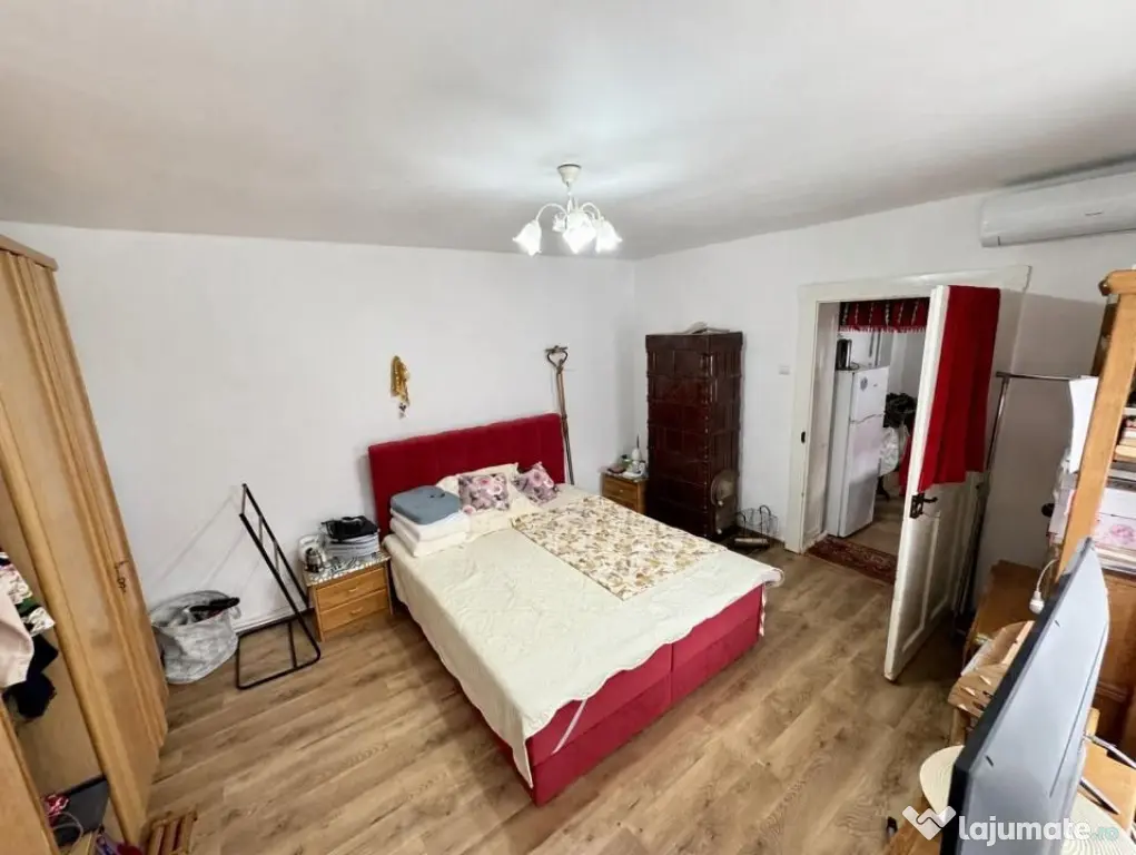 Casa individuala cu teren si priveliste spre munti