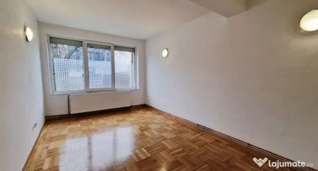 Vilă P+1+Pod, 320 mp, Teren 544 mp, Damaroaia