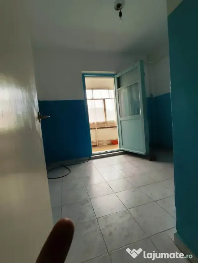 Vand apartament cu 2 camere pe Bulervardul Dorobanti