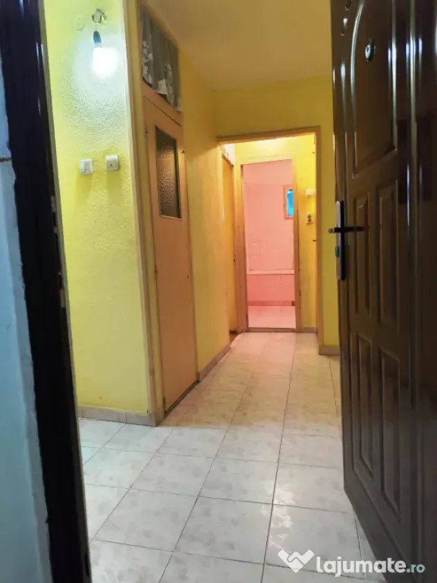 Vand apartament cu 2 camere pe Bulervardul Dorobanti