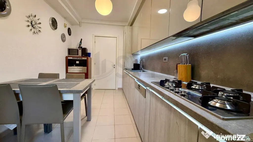 Apartament superb cu terasa si piscina Iancu Nicolae