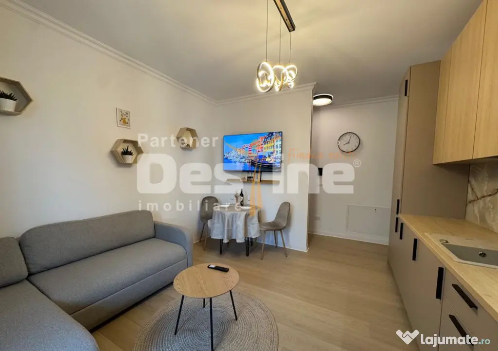 Vand apartament 2 camere, etaj 2