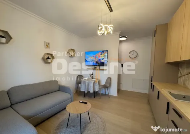 Vand apartament 2 camere, etaj 2