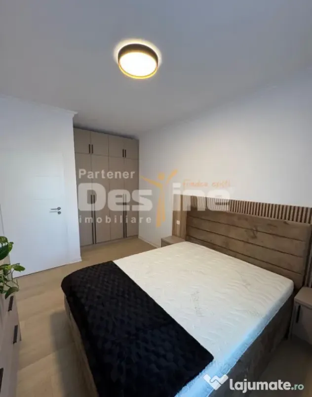 Vand apartament 2 camere, etaj 2