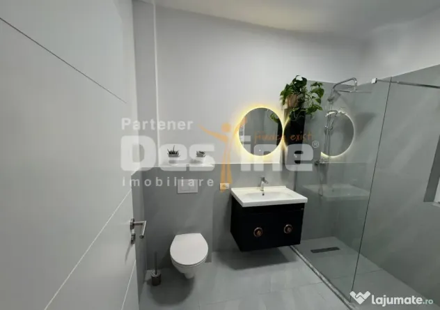 Vand apartament 2 camere, etaj 2