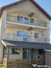 Casa de vanzare sau inchiriere, 7 camere, 315 mp, zona - Si