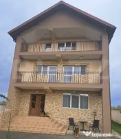 Casa de vanzare sau inchiriere, 7 camere, 315 mp, zona - Si