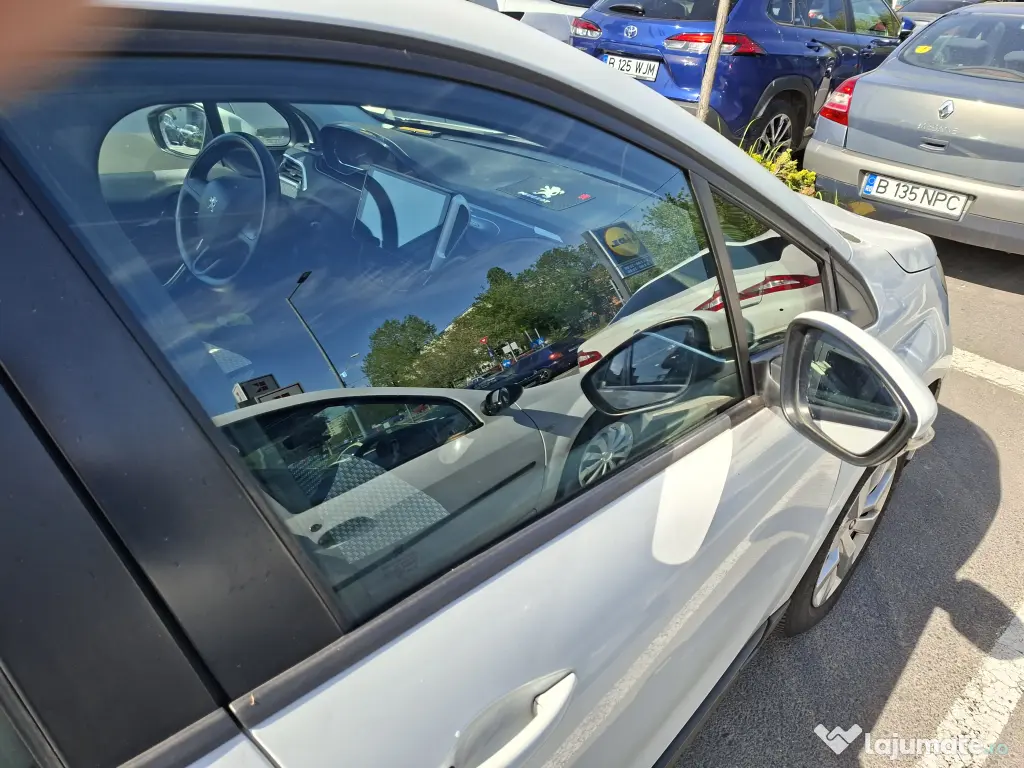 Peugeot 2008,an.fb.2014 plus doua anvelope de vara