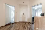Apartament ultracentral cu 4 camere decomandat, etaj inte...