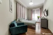 Apartament ultracentral cu 4 camere decomandat, etaj inte...